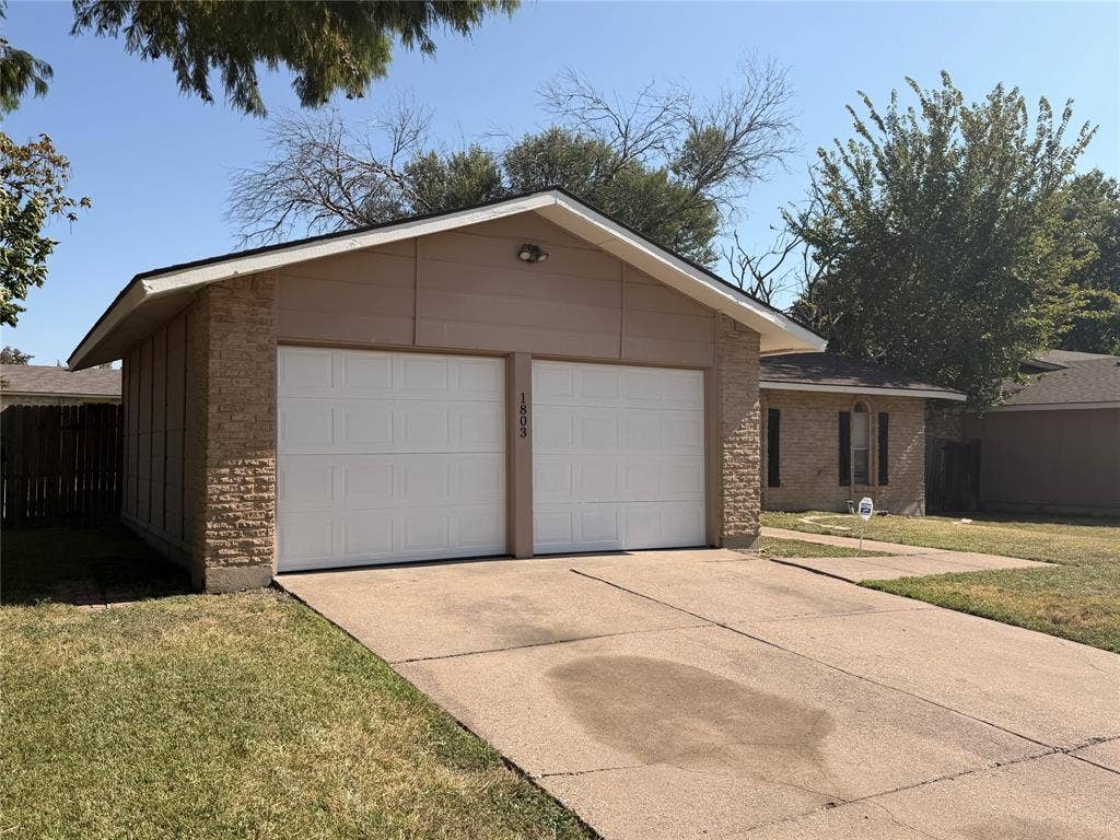 1803 Wickersham Drive, Arlington, TX 76014 1803 Wickersham Drive, Arlington, TX 76014