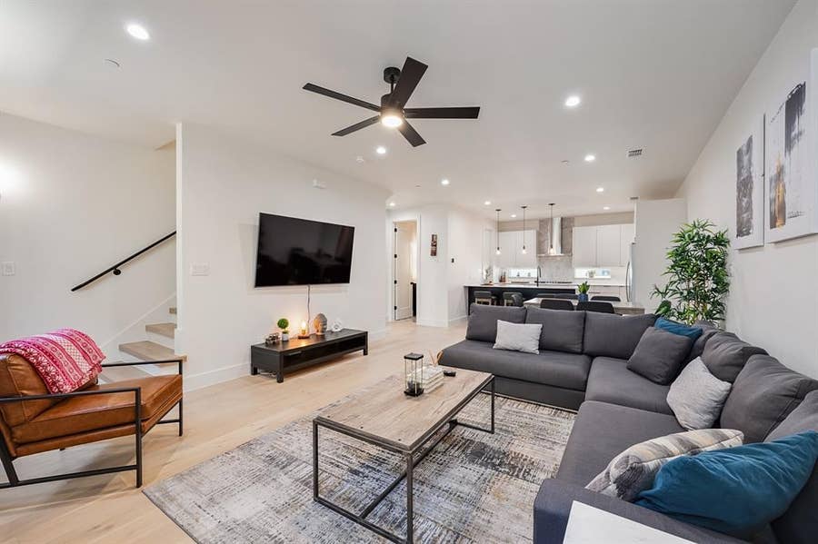 Property photo for 1141 N Madison Avenue, #105, Dallas, TX