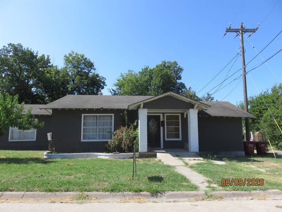 Property photo for 315 Maple Street, Farmersville, TX
