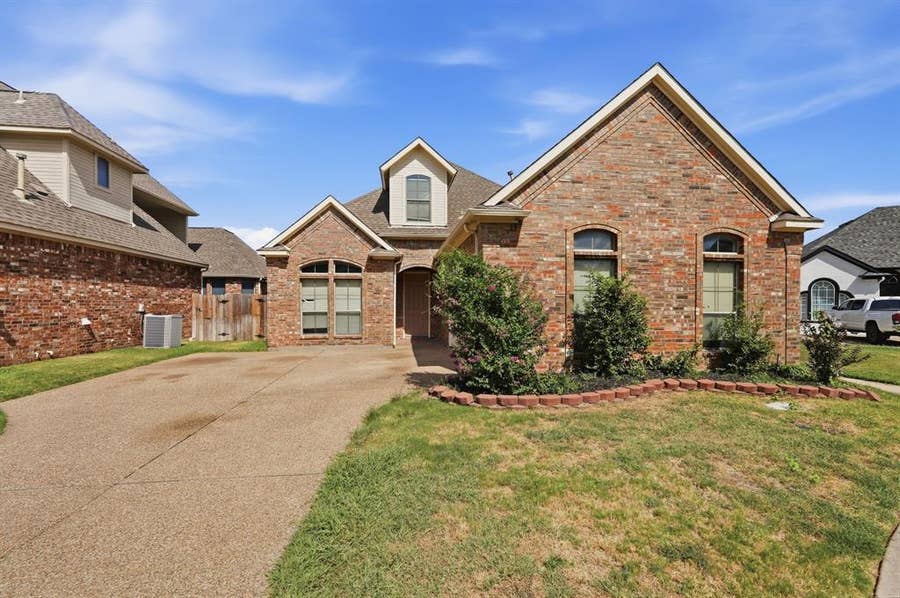 Property photo for 4203 Lucy Lane, Arlington, TX