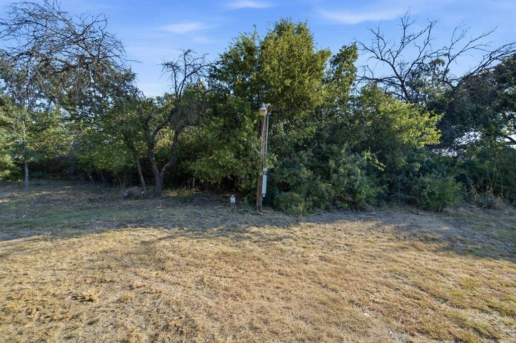 328 Silver Lane, Azle, TX 76020 328 Silver Lane, Azle, TX 76020
