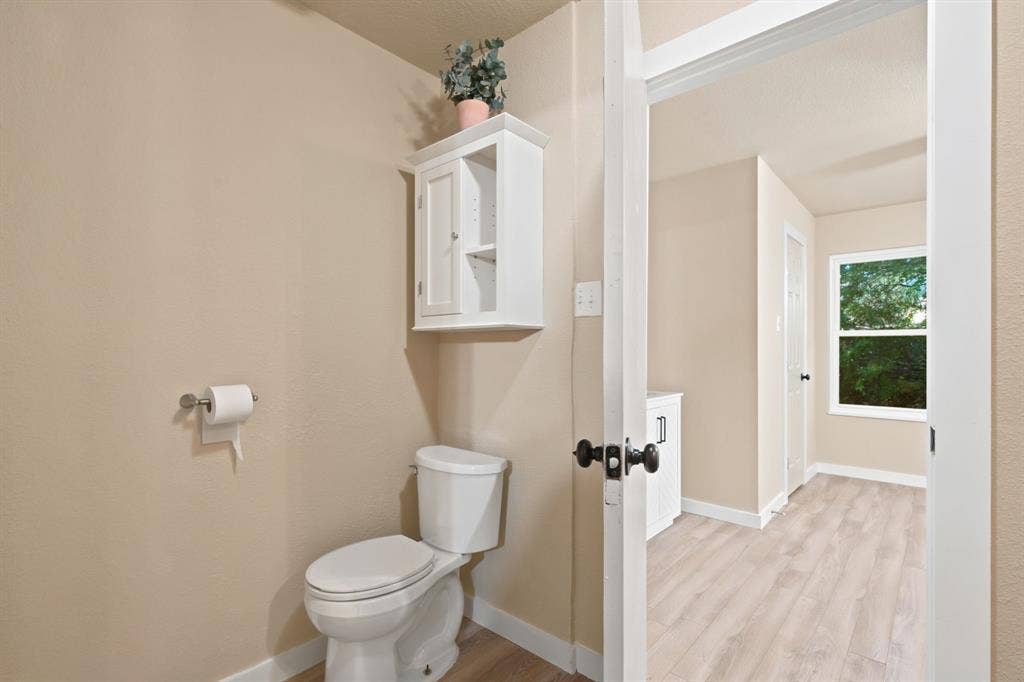 328 Silver Lane, Azle, TX 76020 328 Silver Lane, Azle, TX 76020