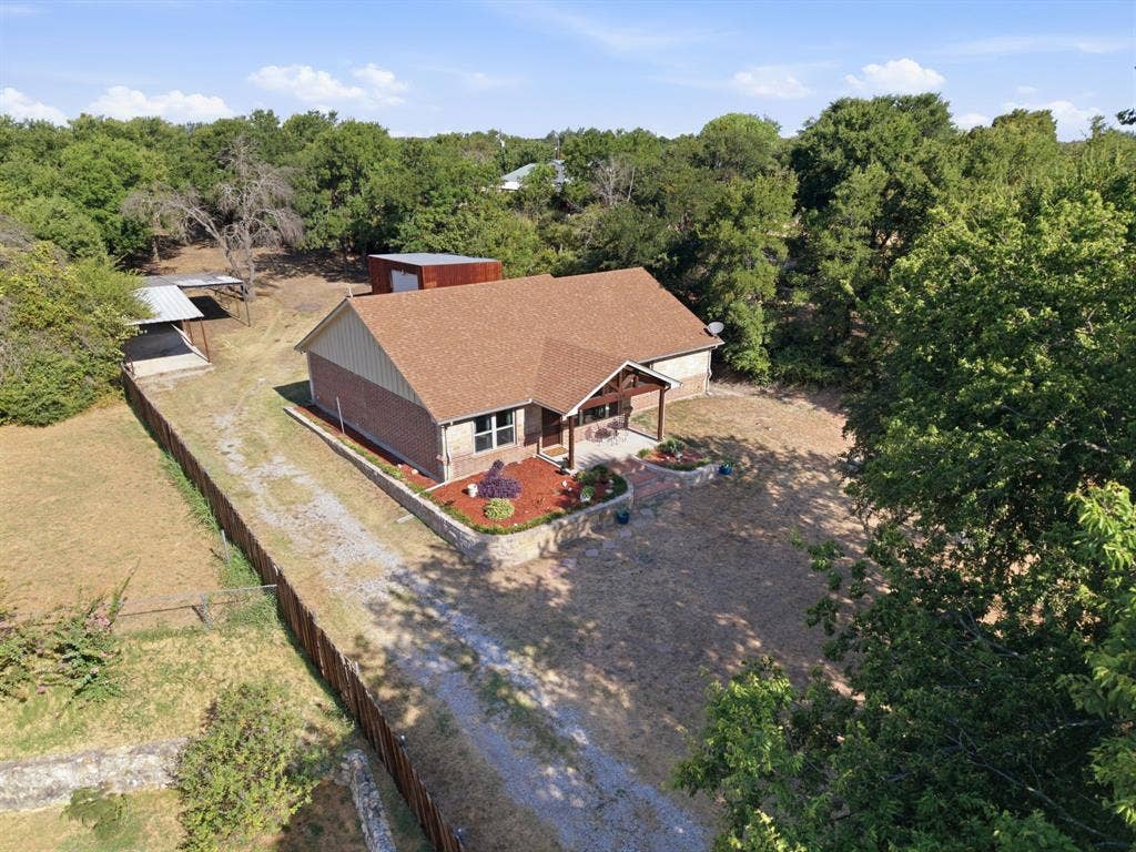 328 Silver Lane, Azle, TX 76020 328 Silver Lane, Azle, TX 76020
