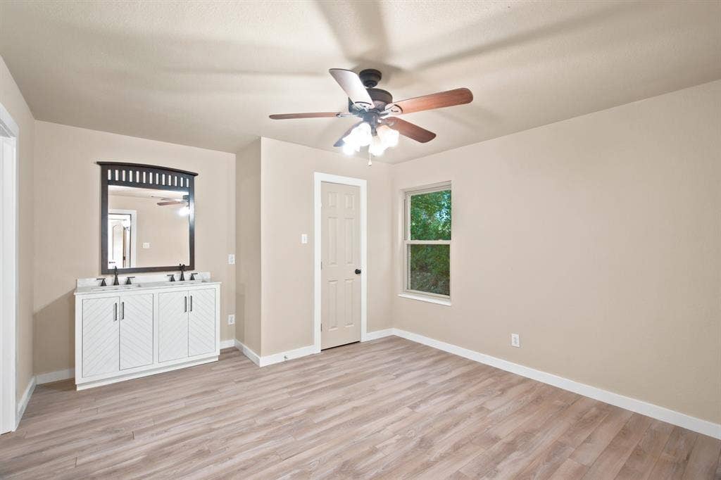 328 Silver Lane, Azle, TX 76020 328 Silver Lane, Azle, TX 76020