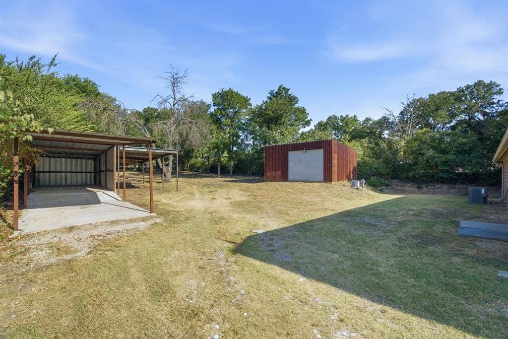 328 Silver Lane, Azle, TX 76020 328 Silver Lane, Azle, TX 76020