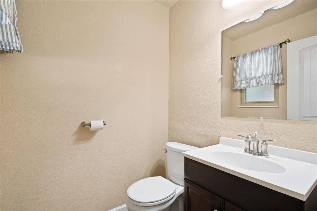 328 Silver Lane, Azle, TX 76020 328 Silver Lane, Azle, TX 76020