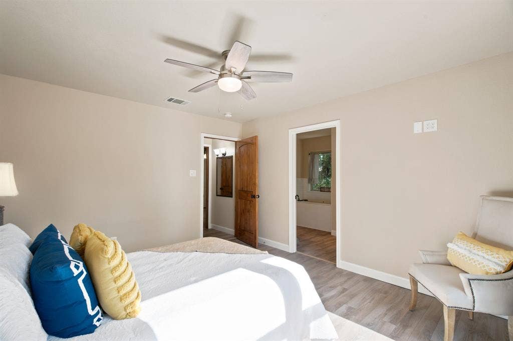 328 Silver Lane, Azle, TX 76020 328 Silver Lane, Azle, TX 76020