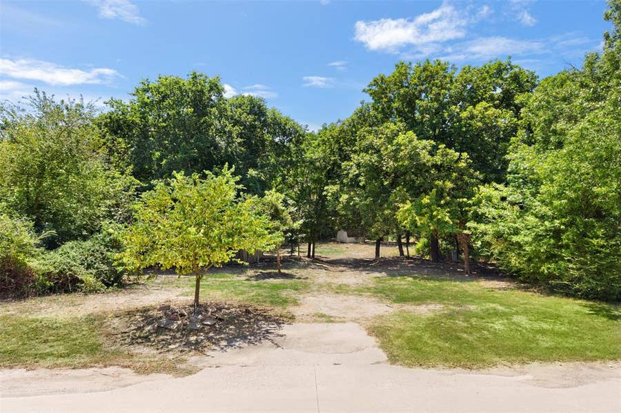 Property photo for 261 Rocky Drive, Waxahachie, TX