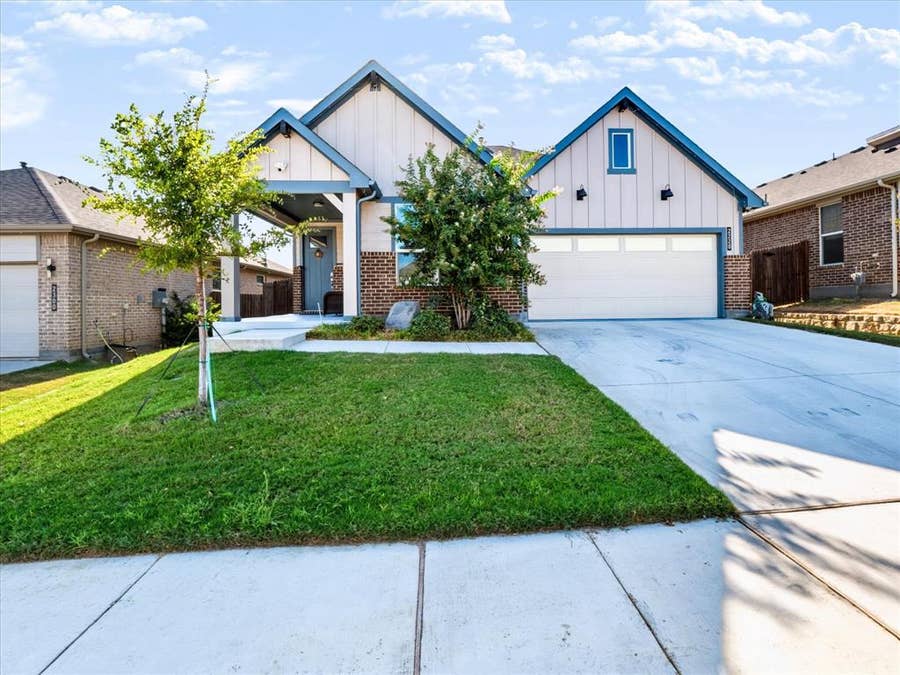 Property photo for 2220 Redwing Drive, Denton, TX