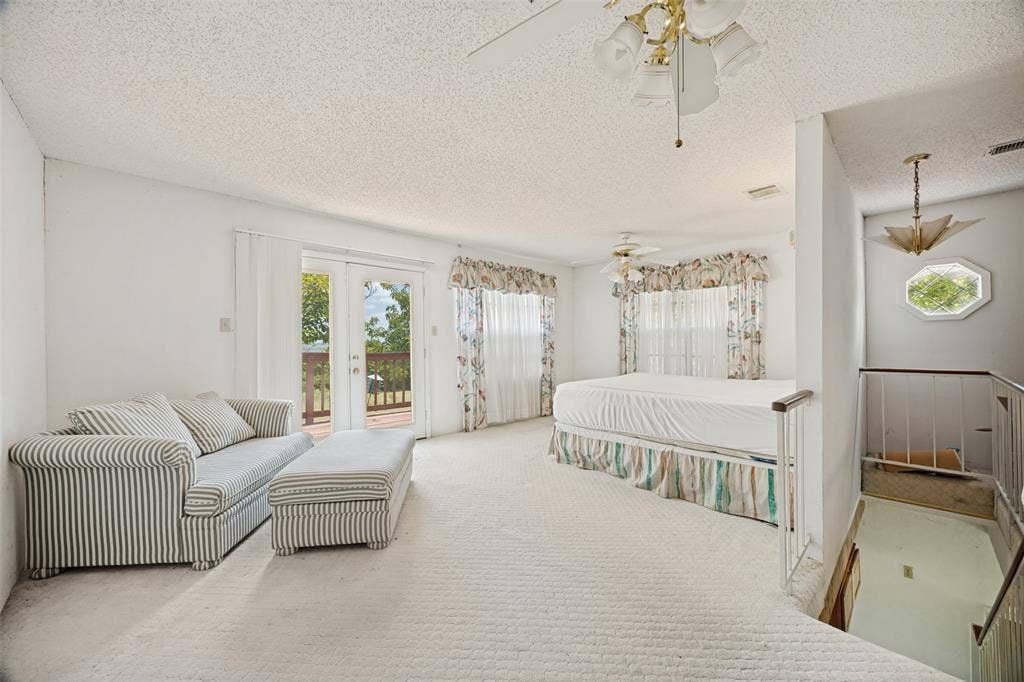 4449 County Road 895, Princeton, TX 75407 Large upstairs bedroom.