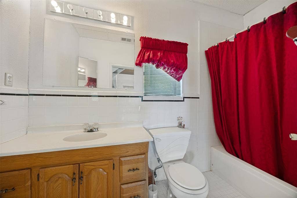 4449 County Road 895, Princeton, TX 75407 Downstairs bathroom.