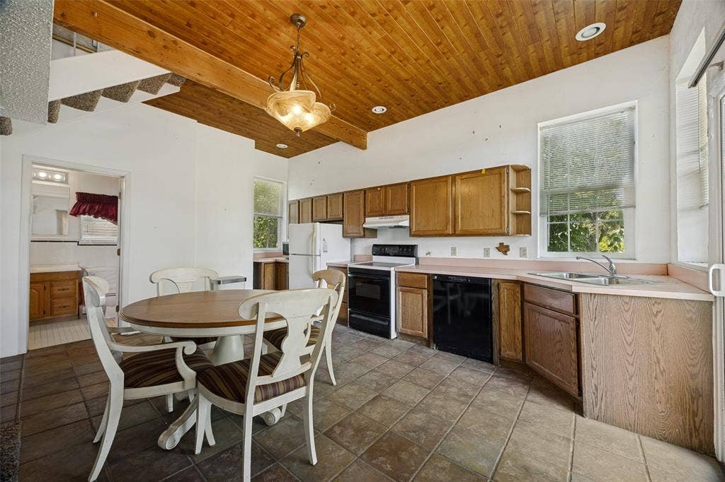4449 County Road 895, Princeton, TX 75407 Eat-in kitchen.