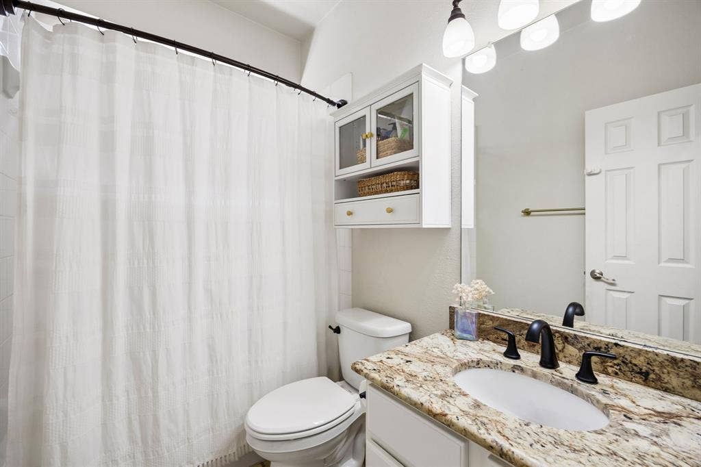 9028 Clearhurst Drive, Dallas, TX 75238 9028 Clearhurst Drive, Dallas, TX 75238