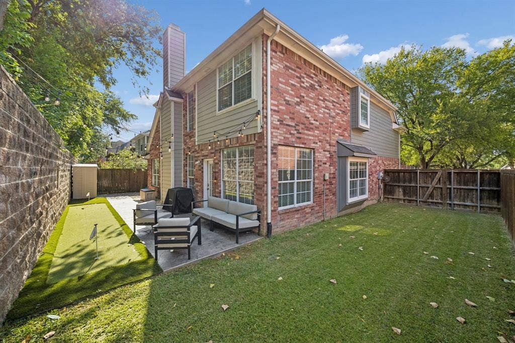 9028 Clearhurst Drive, Dallas, TX 75238 9028 Clearhurst Drive, Dallas, TX 75238