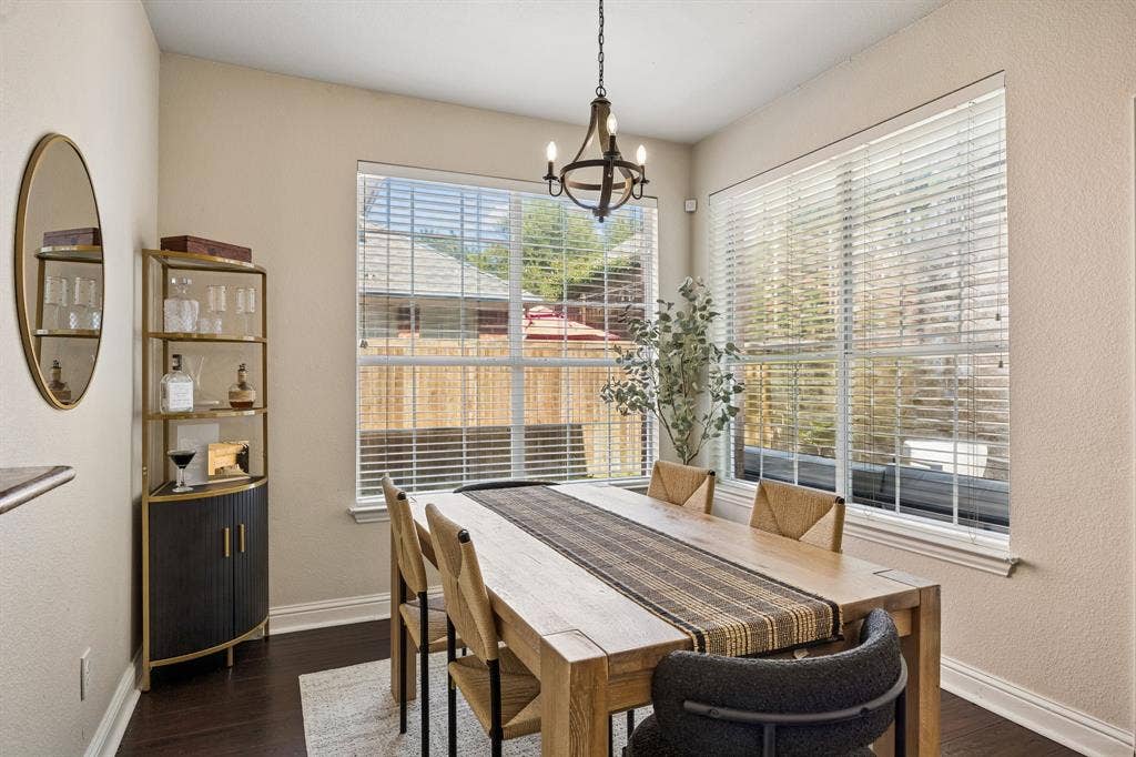 9028 Clearhurst Drive, Dallas, TX 75238 9028 Clearhurst Drive, Dallas, TX 75238