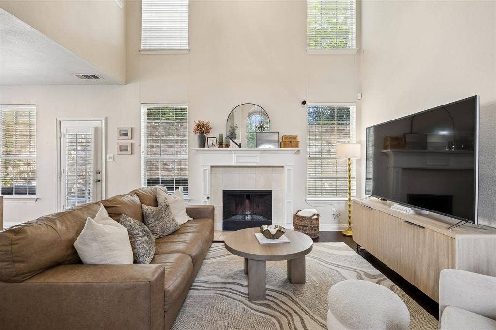 9028 Clearhurst Drive, Dallas, TX 75238 9028 Clearhurst Drive, Dallas, TX 75238