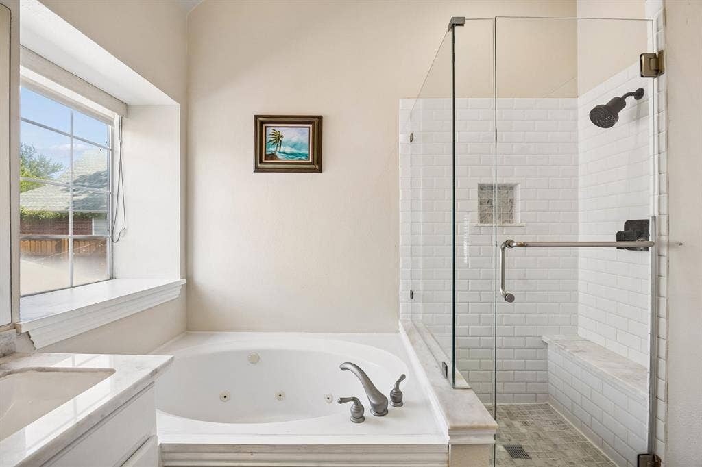 9028 Clearhurst Drive, Dallas, TX 75238 9028 Clearhurst Drive, Dallas, TX 75238