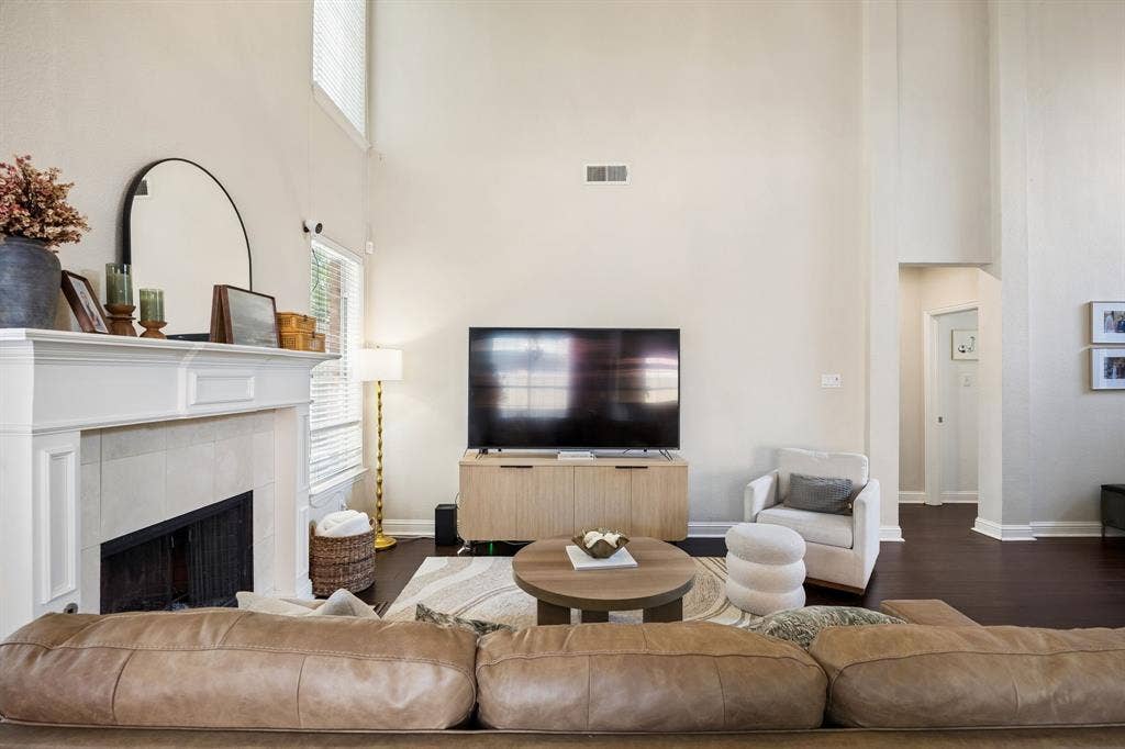 9028 Clearhurst Drive, Dallas, TX 75238 9028 Clearhurst Drive, Dallas, TX 75238