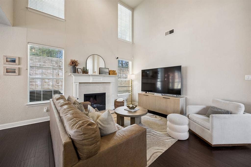 9028 Clearhurst Drive, Dallas, TX 75238 9028 Clearhurst Drive, Dallas, TX 75238