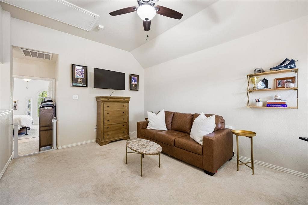 9028 Clearhurst Drive, Dallas, TX 75238 9028 Clearhurst Drive, Dallas, TX 75238