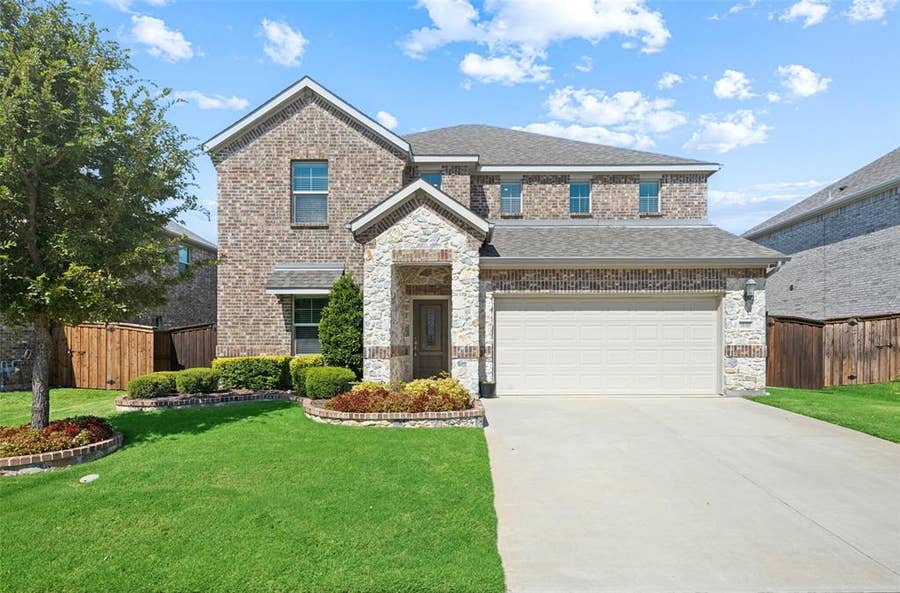 Property photo for 10105 Lakemont Drive, Fort Worth, TX
