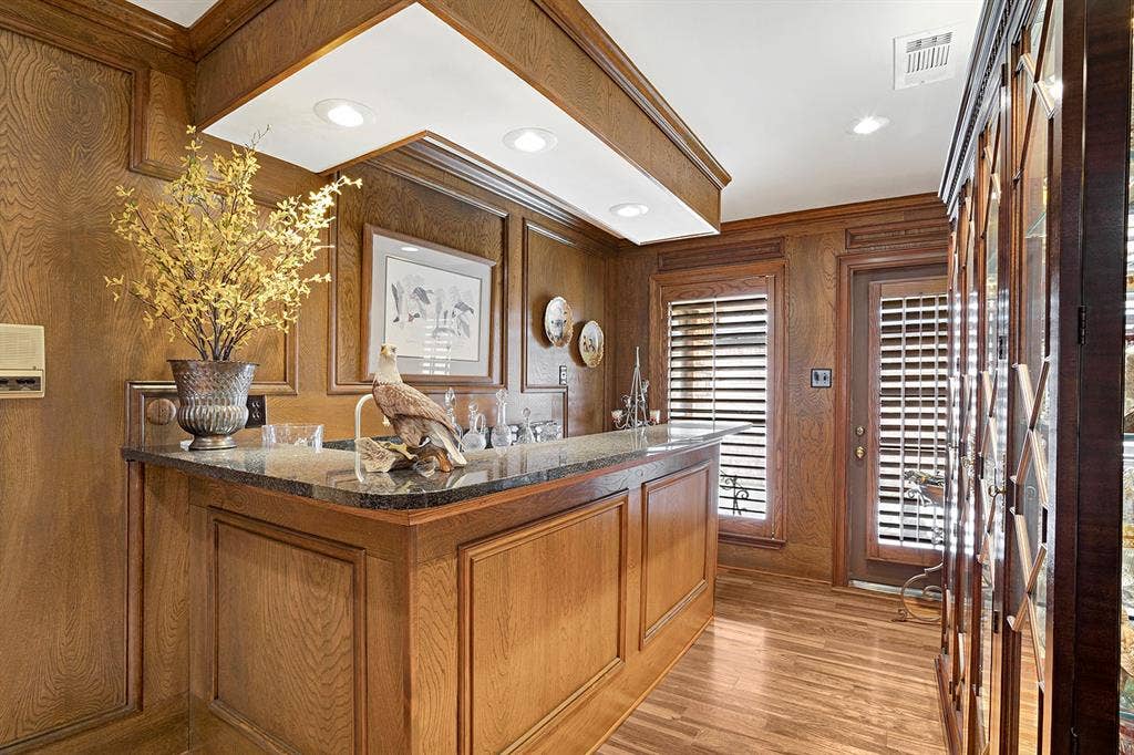 16046 Chalfont Circle, Dallas, TX 75248