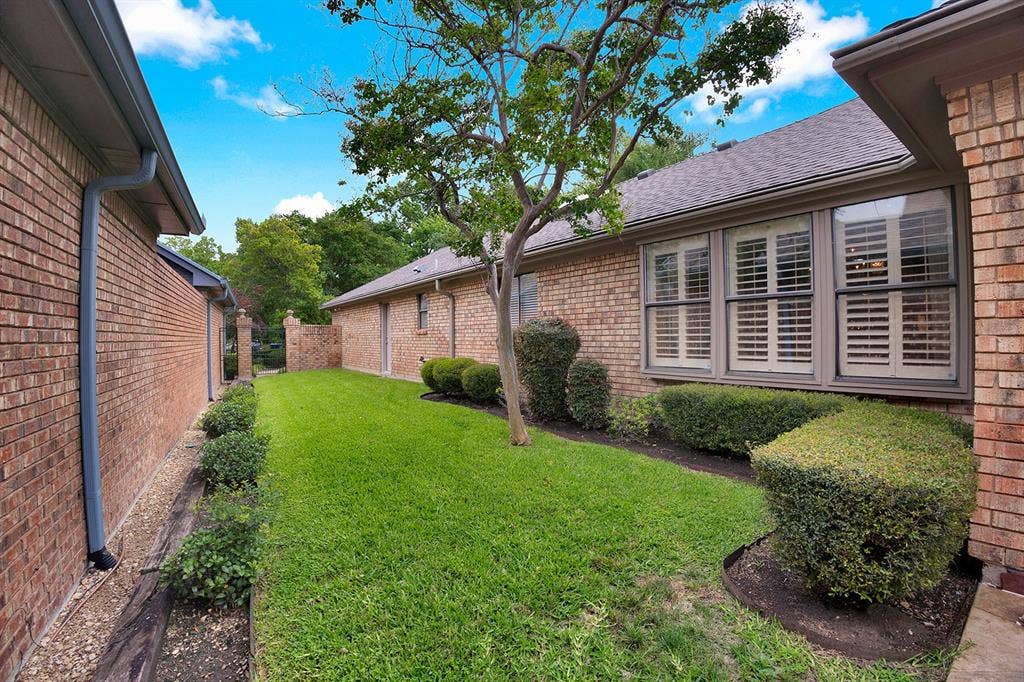 16046 Chalfont Circle, Dallas, TX 75248