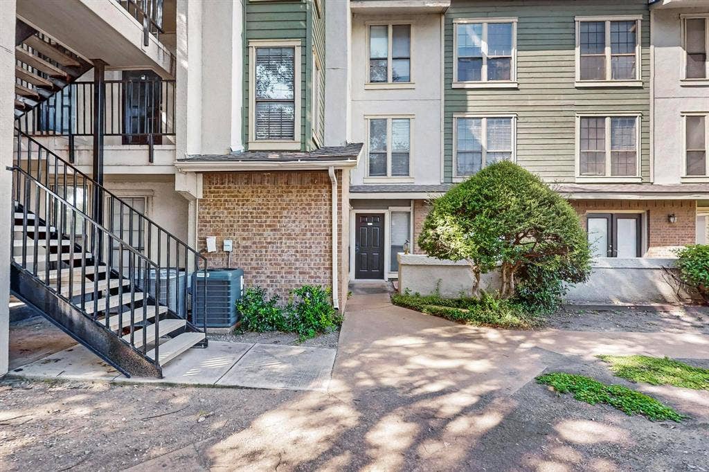 9611 Walnut Street, #1105, Dallas, TX 75243