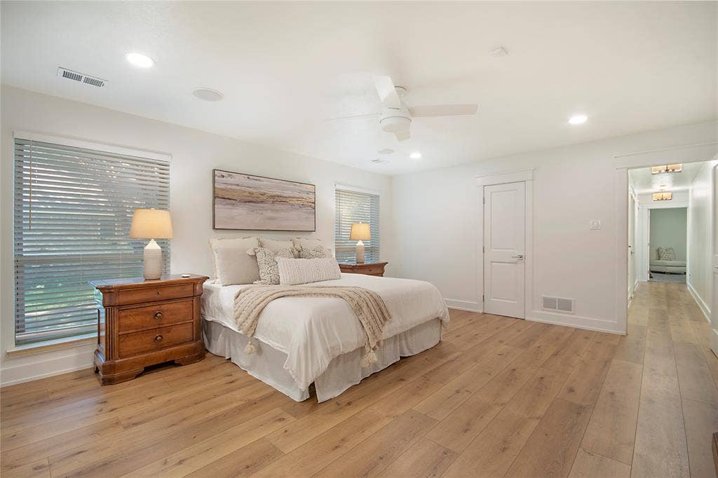 1049 Forest Grove Drive, Dallas, TX 75218 1049 Forest Grove Drive, Dallas, TX 75218