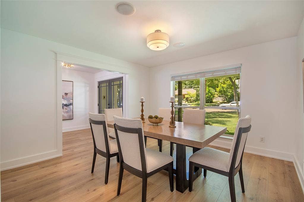 1049 Forest Grove Drive, Dallas, TX 75218 1049 Forest Grove Drive, Dallas, TX 75218
