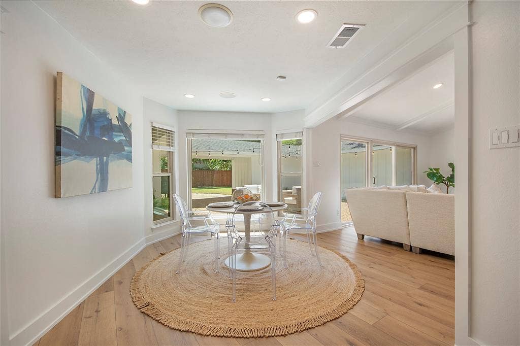 1049 Forest Grove Drive, Dallas, TX 75218 1049 Forest Grove Drive, Dallas, TX 75218