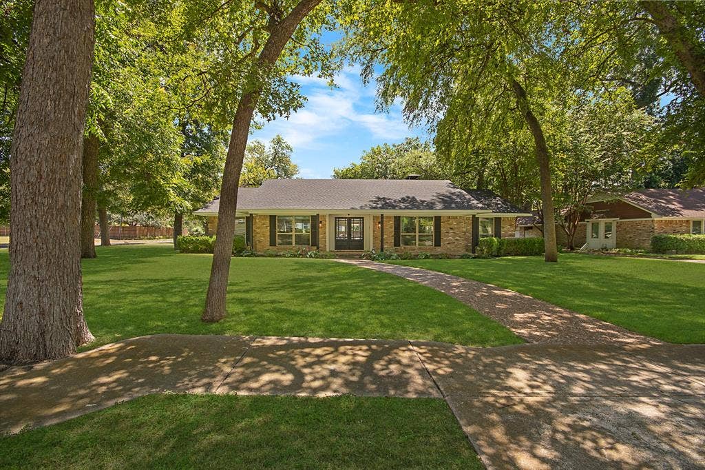 1049 Forest Grove Drive, Dallas, TX 75218 1049 Forest Grove Drive, Dallas, TX 75218