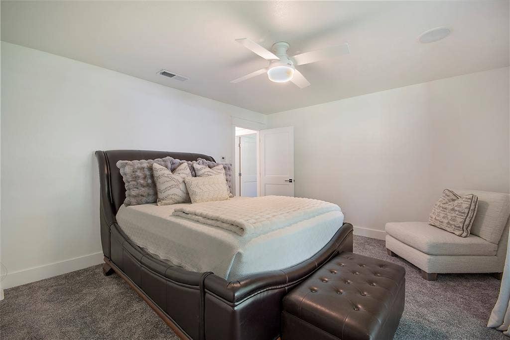 1049 Forest Grove Drive, Dallas, TX 75218 1049 Forest Grove Drive, Dallas, TX 75218
