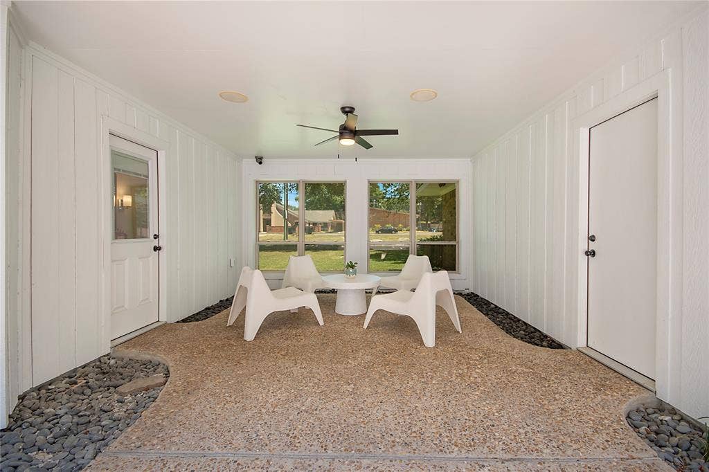 1049 Forest Grove Drive, Dallas, TX 75218 1049 Forest Grove Drive, Dallas, TX 75218