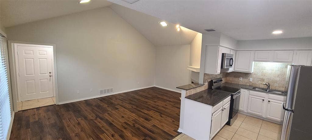 17811 Farley Trail, Dallas, TX 75287 17811 Farley Trail, Dallas, TX 75287