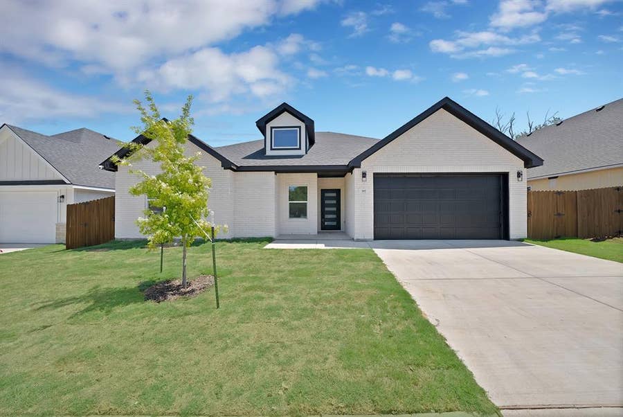 Property photo for 805 Tierney Road, Fort Worth, TX