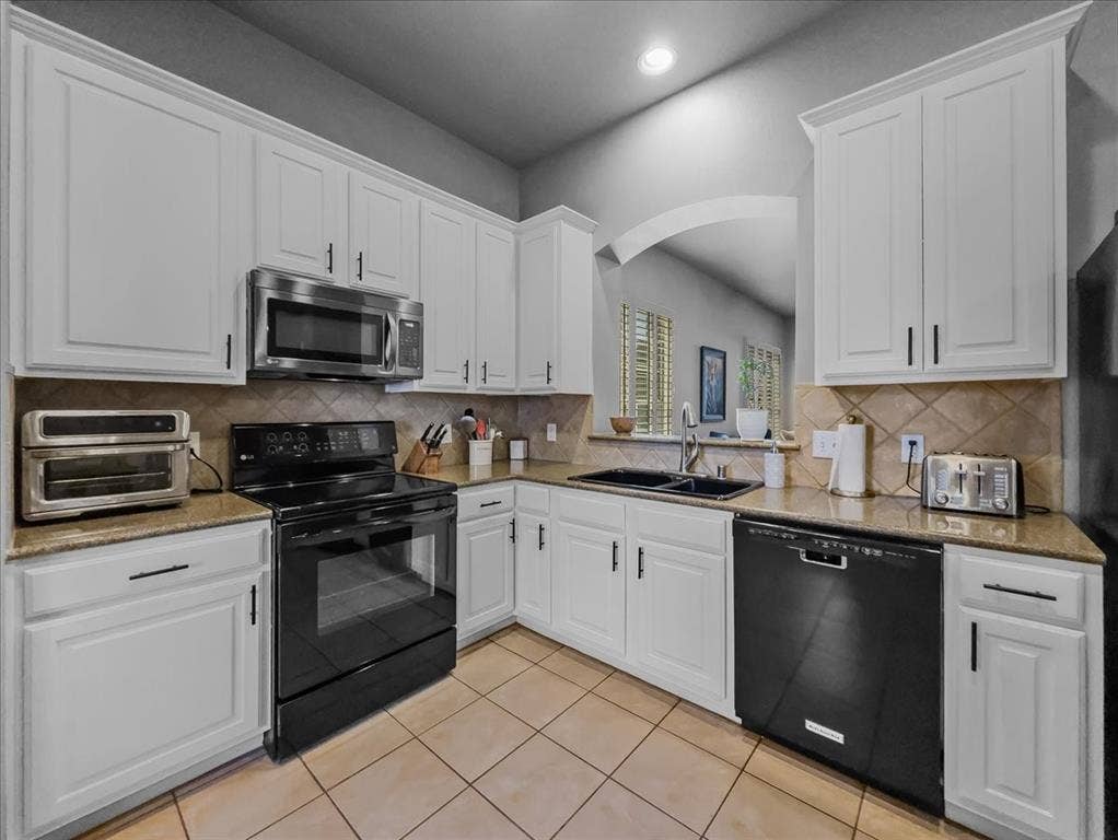 2829 Mott Street, Plano, TX 75025 2829 Mott Street, Plano, TX 75025