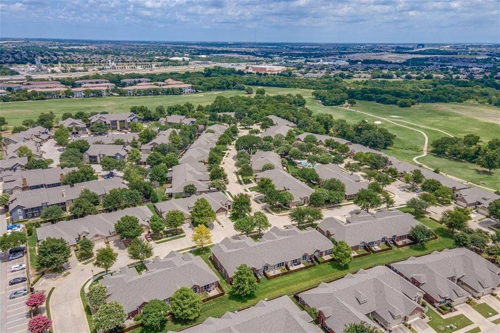 2829 Mott Street, Plano, TX 75025 Community with mature trees and golf course proximity
