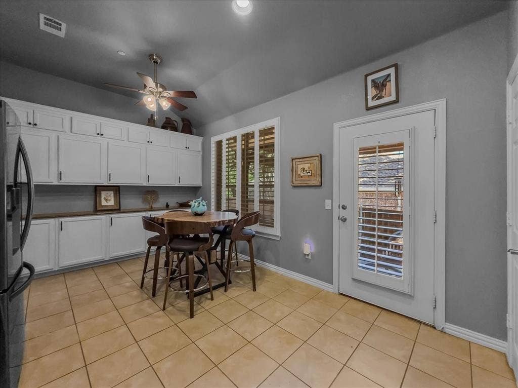 2829 Mott Street, Plano, TX 75025 2829 Mott Street, Plano, TX 75025