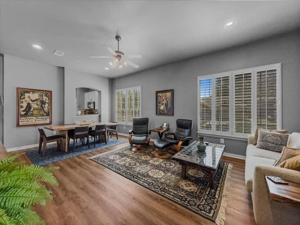 2829 Mott Street, Plano, TX 75025 2829 Mott Street, Plano, TX 75025