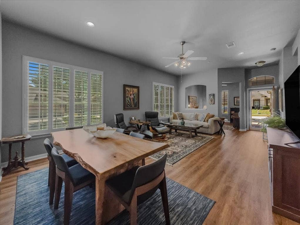 2829 Mott Street, Plano, TX 75025 2829 Mott Street, Plano, TX 75025