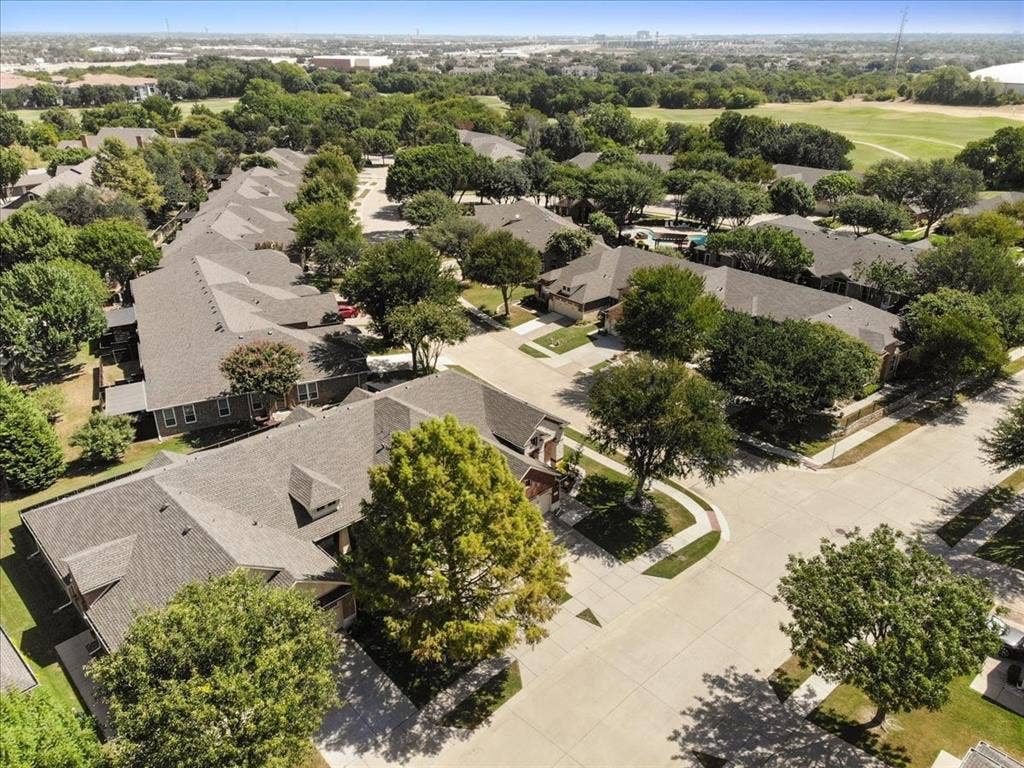 2829 Mott Street, Plano, TX 75025 2829 Mott Street, Plano, TX 75025