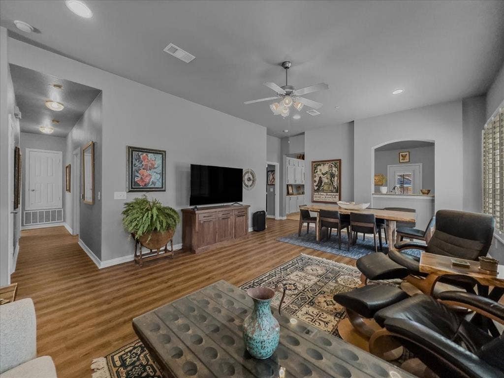 2829 Mott Street, Plano, TX 75025 2829 Mott Street, Plano, TX 75025
