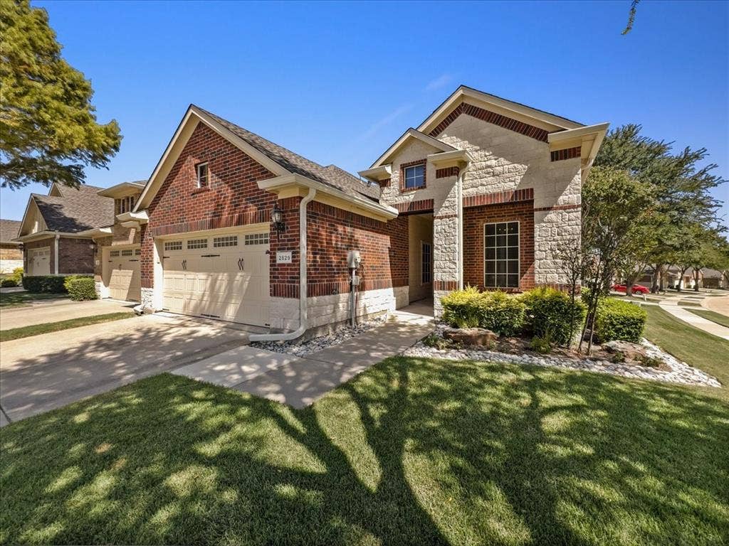 2829 Mott Street, Plano, TX 75025 2829 Mott Street, Plano, TX 75025