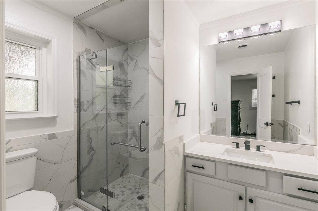 8559 S Mediterranean Circle, Dallas, TX 75238 8559 S Mediterranean Circle, Dallas, TX 75238