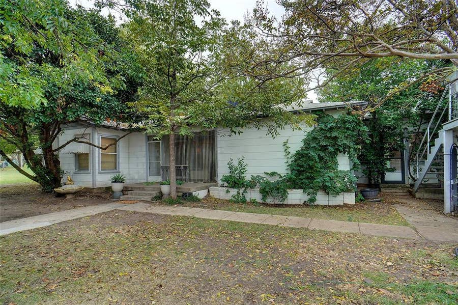 Property photo for 1000 Southeast Parkway, Azle, TX