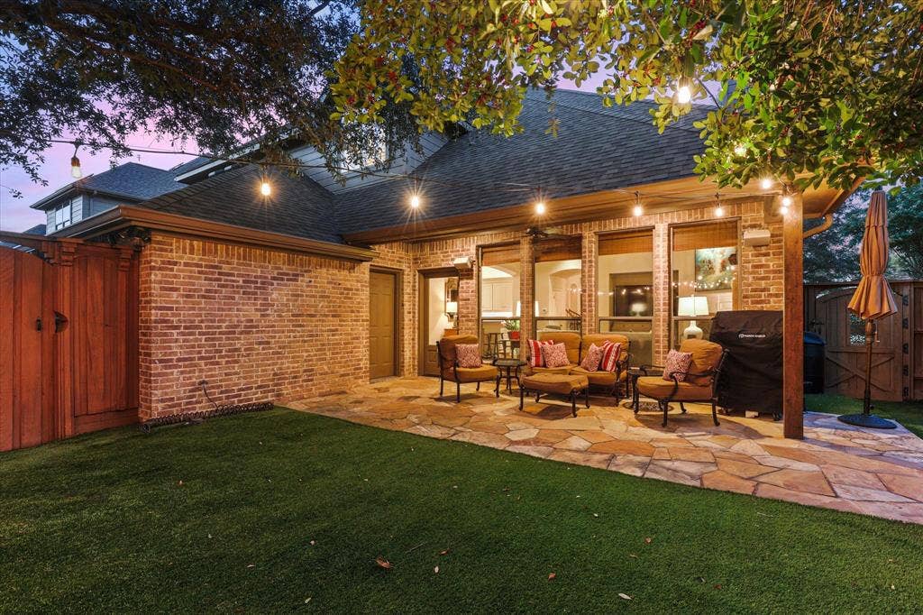 2324 Harrisburg Lane, Plano, TX 75025 2324 Harrisburg Lane, Plano, TX 75025