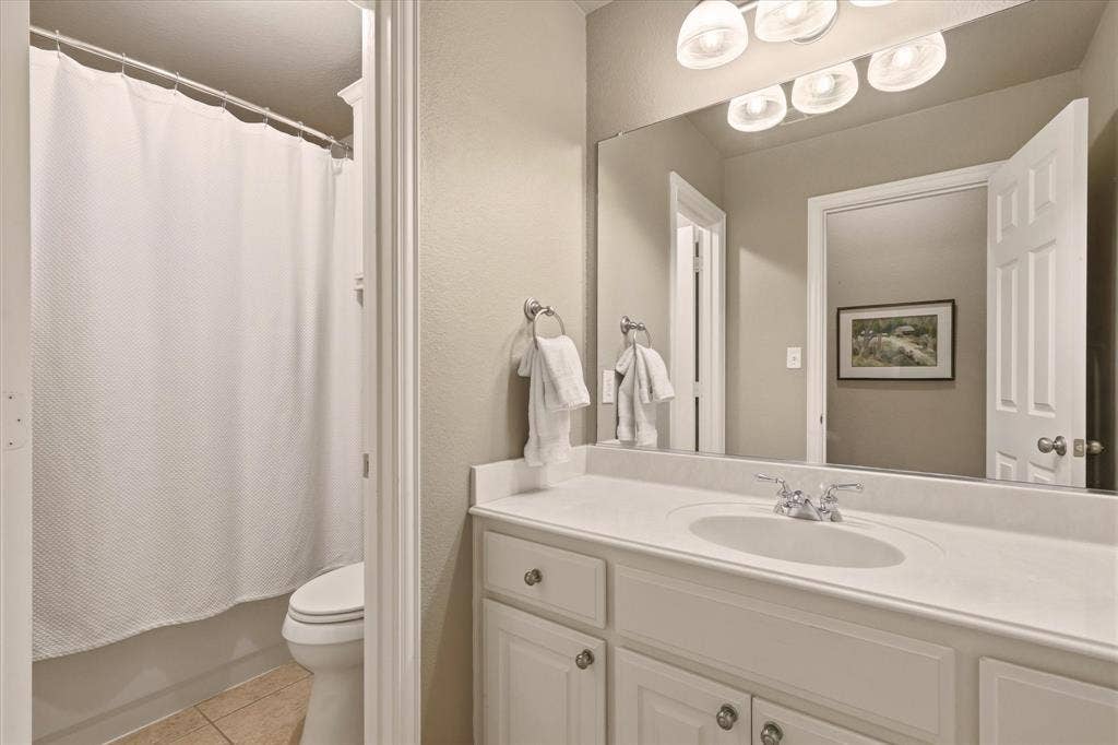 2324 Harrisburg Lane, Plano, TX 75025 2324 Harrisburg Lane, Plano, TX 75025