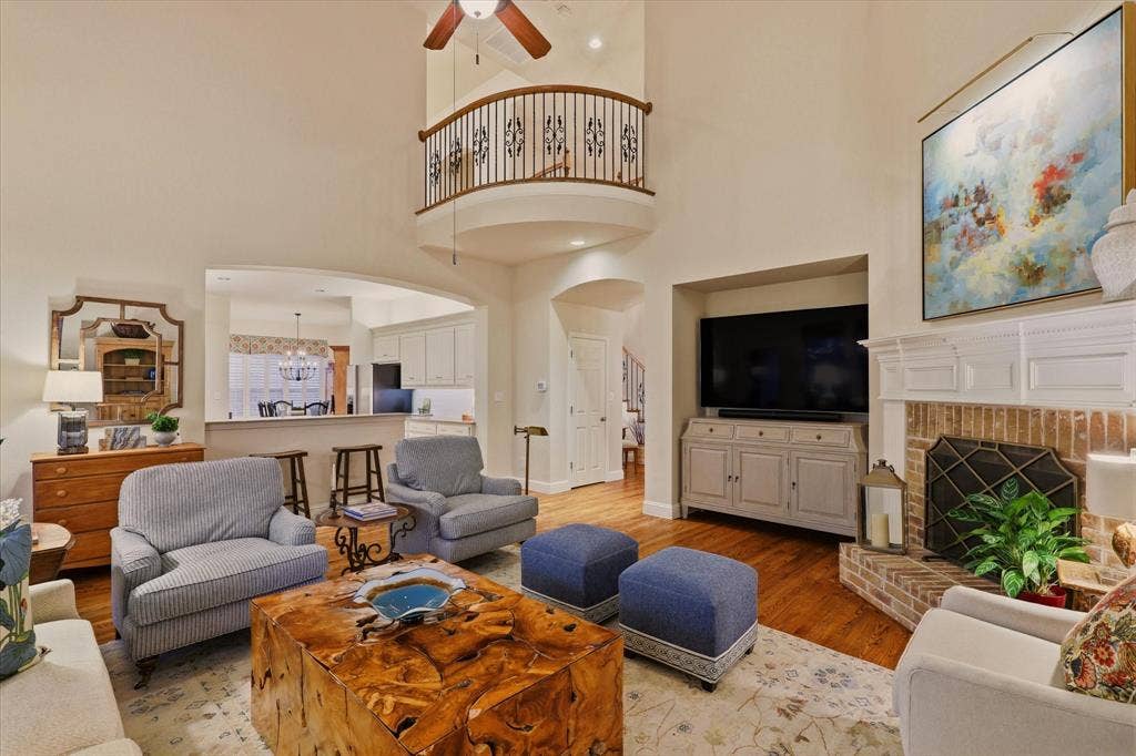2324 Harrisburg Lane, Plano, TX 75025 2324 Harrisburg Lane, Plano, TX 75025
