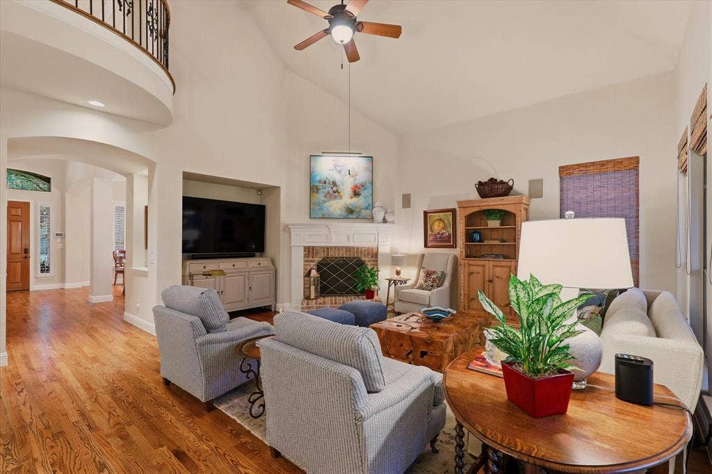 2324 Harrisburg Lane, Plano, TX 75025 2324 Harrisburg Lane, Plano, TX 75025